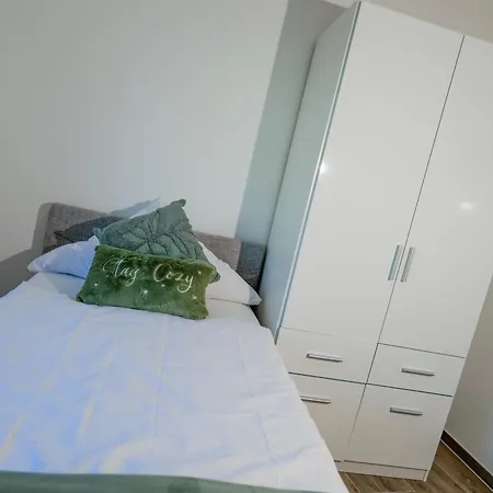 Big 3 Bedrooms At Ground Floor