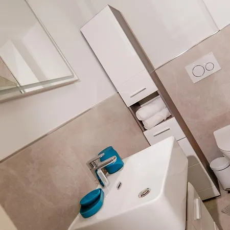 アパート Big 3 Bedrooms At Ground Floor ハノーファー