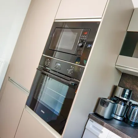 Big 3 Bedrooms At Ground Floor * ハノーファー