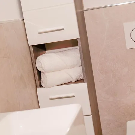 Big 3 Bedrooms At Ground Floor ハノーファー