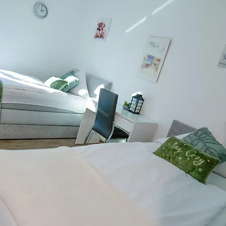 アパート Big 3 Bedrooms At Ground Floor ハノーファー