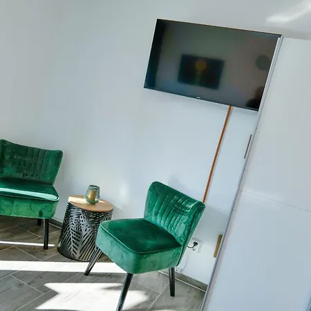 アパート Big 3 Bedrooms At Ground Floor ハノーファー