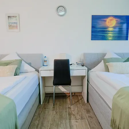 Appartement Big 3 Bedrooms At Ground Floor *