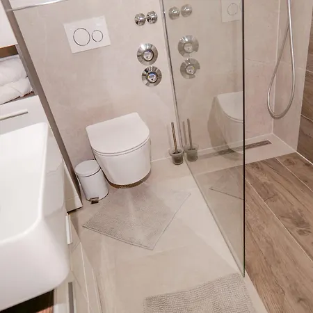 Big 3 Bedrooms At Ground Floor Appartement